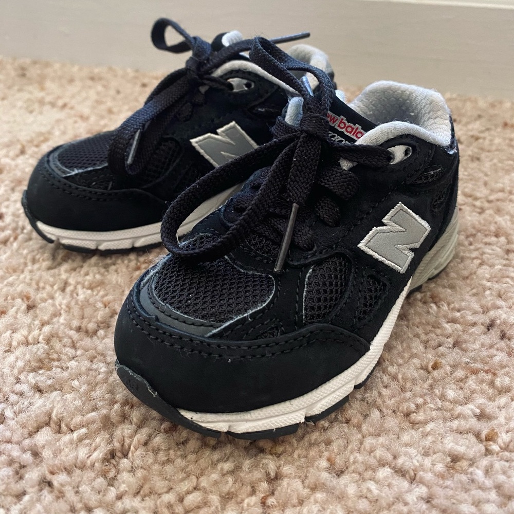 Toddler & Infant Black New Balance 990 V3, Size US 5 Shoes, Gently Used